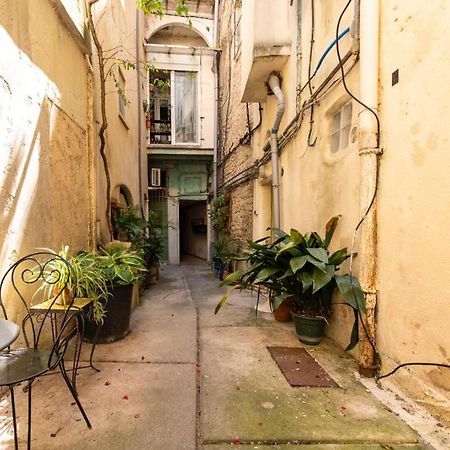 Studio Cosy Au Coeur De L'Ecusson - Arenes A 2 Min Nîmes Exteriér fotografie